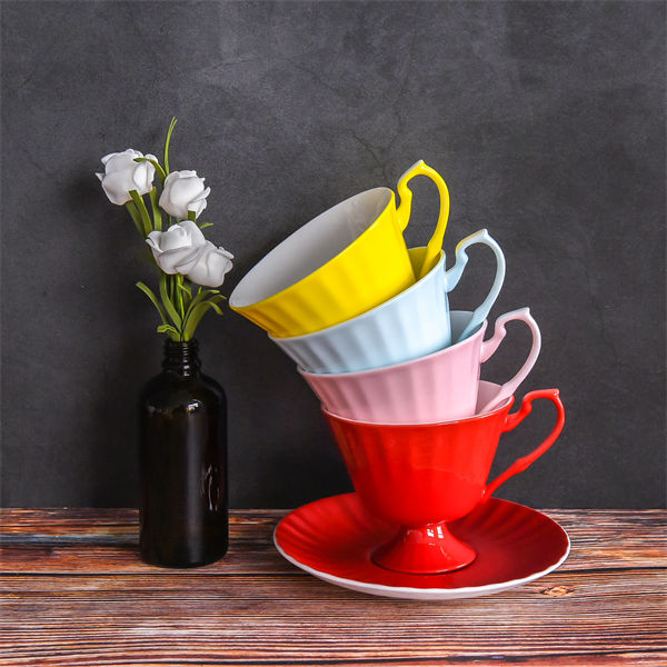 彩色55世纪
咖啡杯碟