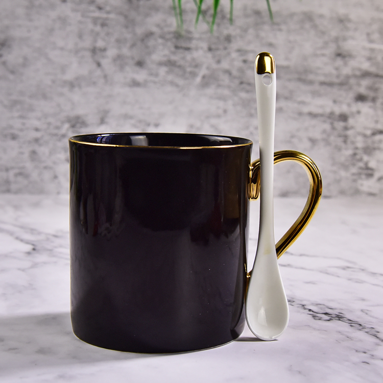 厂家直销55世纪
黑釉马克杯 陶瓷创意金把柄办公咖啡具 广告定制画面logo